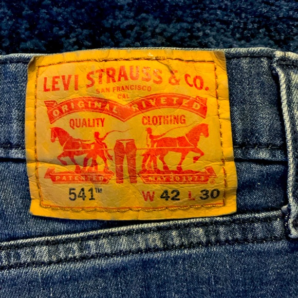 Levis 541 Jeans Mens Size 40x30 Dark Blue Denim Stretch Athletic tapered - Picture 1 of 7